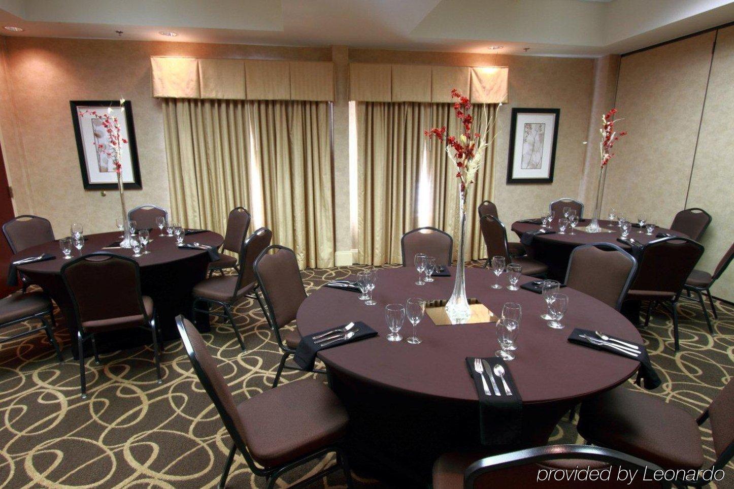 Holiday Inn & Suites Raleigh Cary By Ihg Restaurant photo