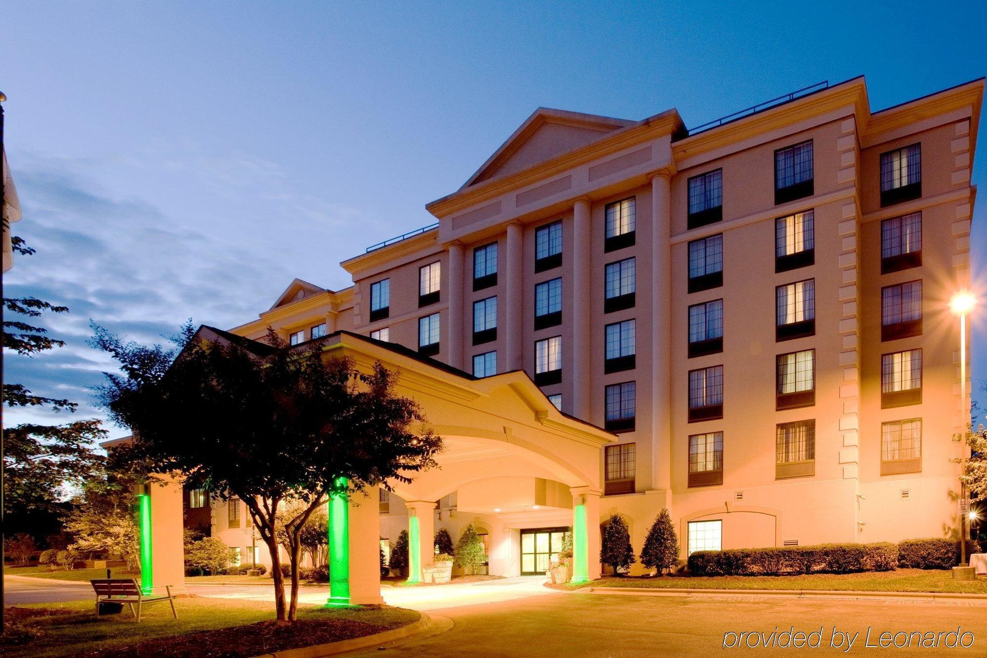 Holiday Inn & Suites Raleigh Cary By Ihg Exterior photo