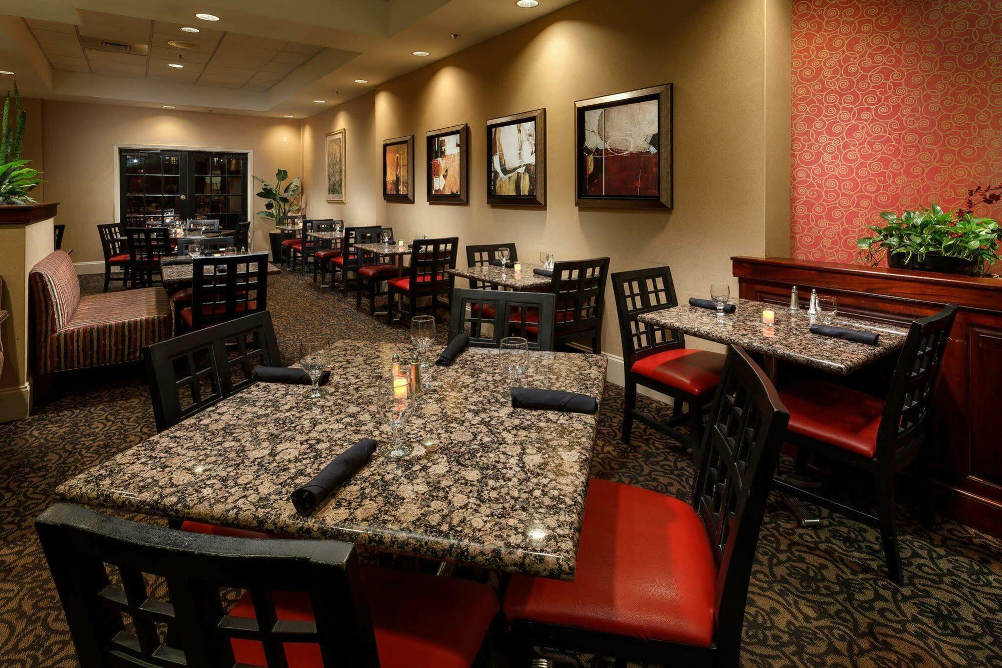 Holiday Inn & Suites Raleigh Cary By Ihg Exterior photo